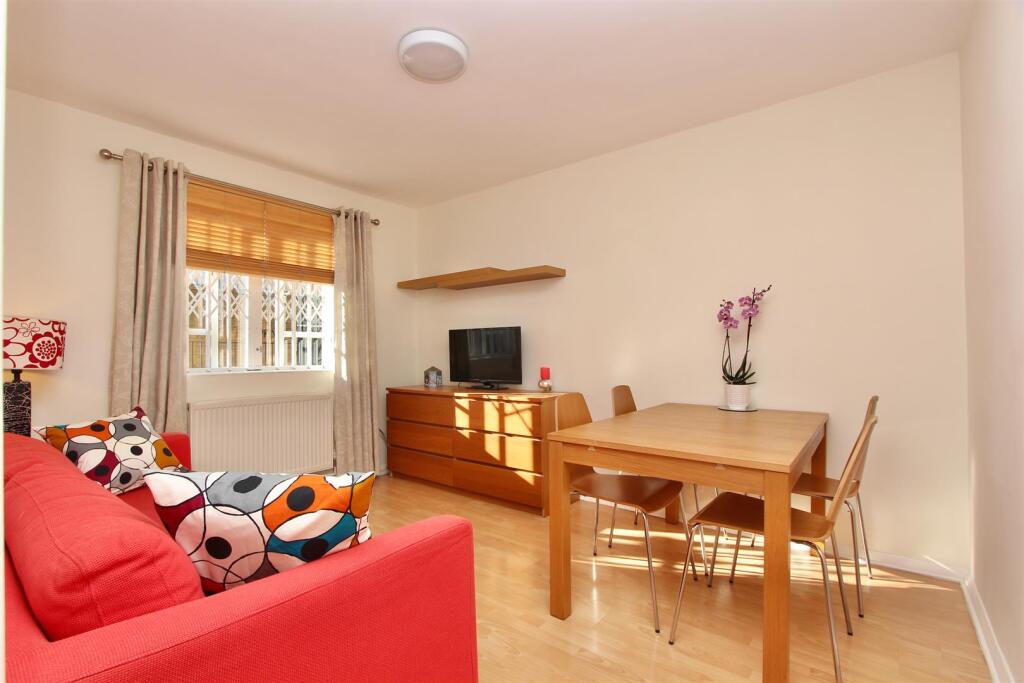 Main image of property: Hayhurst Court, N1
