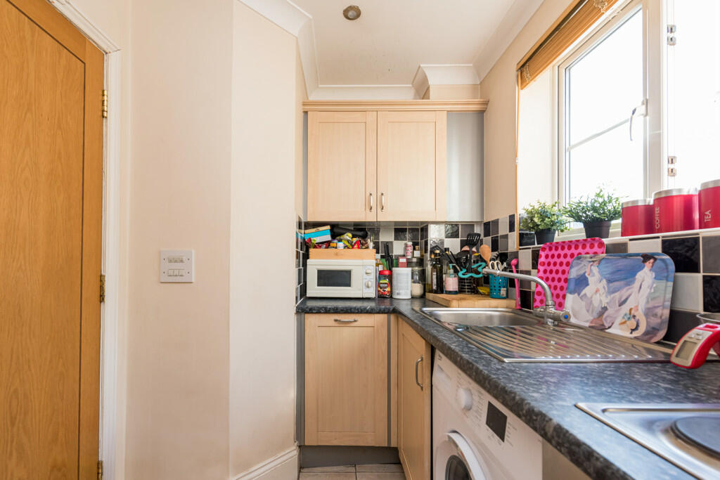 Additional property image - 9 Caversham Place, Sutton Coldfield, B73 6HW