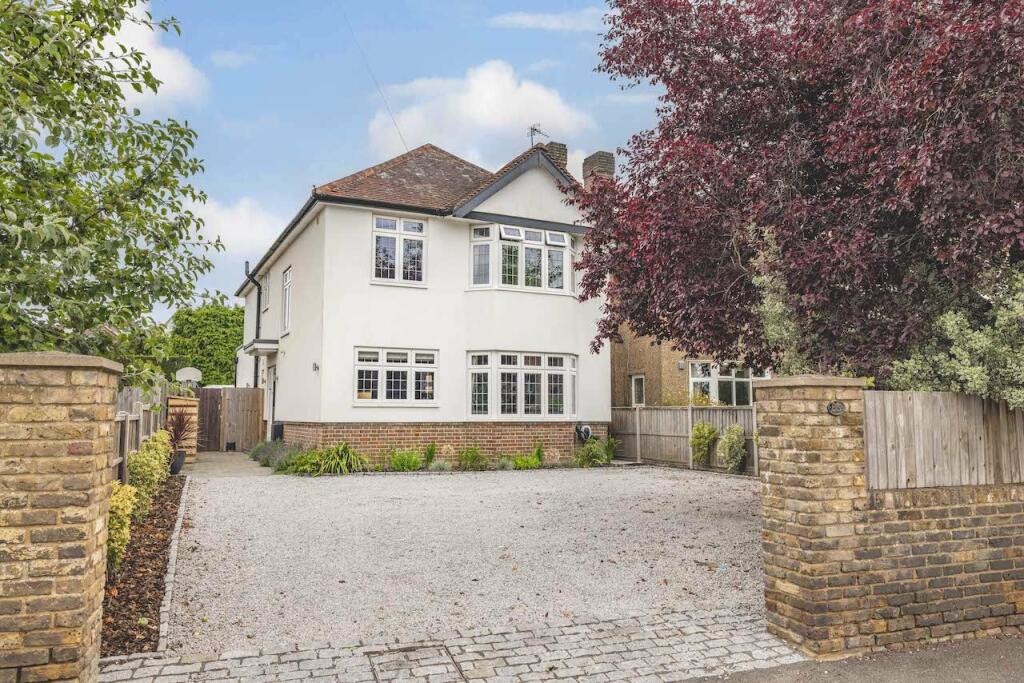 4 bedroom detached house for sale in Horton Road, Datchet, SL3