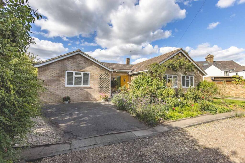 Main image of property: Queens Road, Datchet, SL3