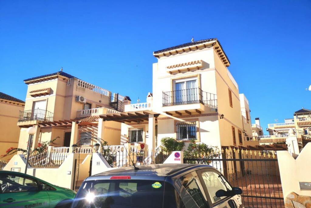 Main image of property: Valencia, Alicante, Playa Flamenca