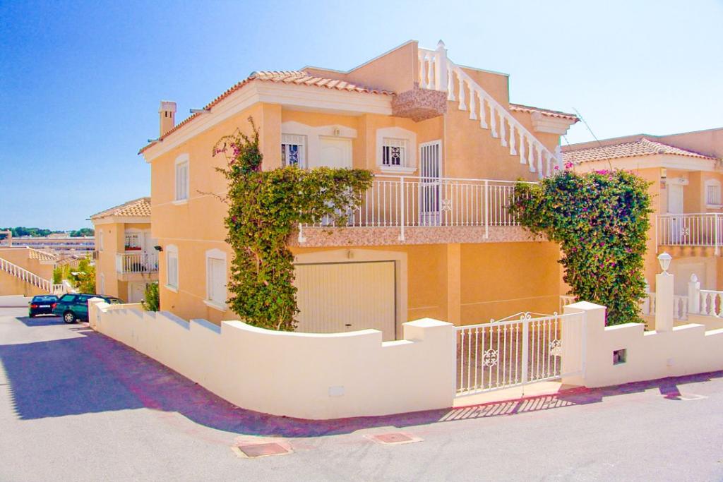 3 bedroom villa for sale in Valencia, Alicante, Villamartin, Spain