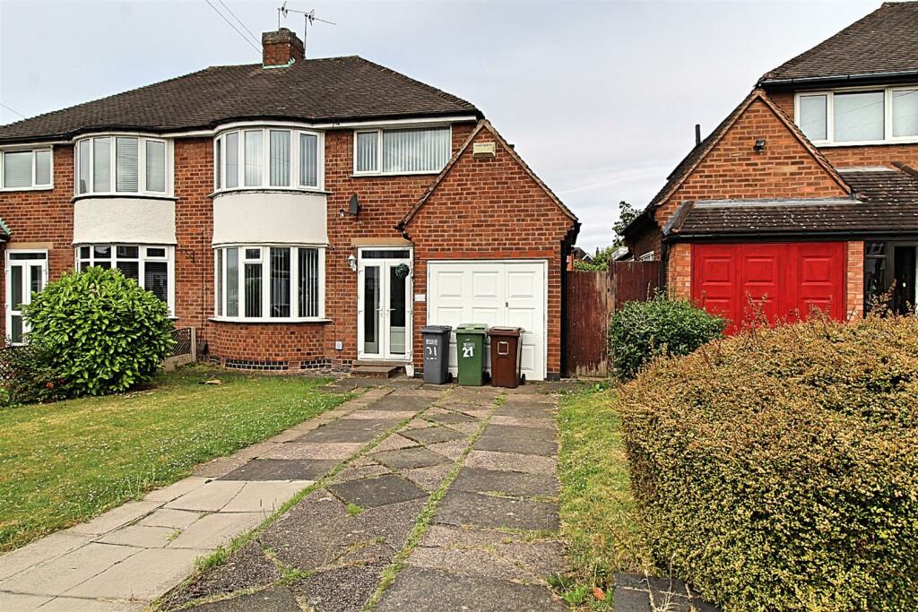3 bedroom semidetached house for sale in Windleaves Road, Castle Bromwich, Birmingham, B36