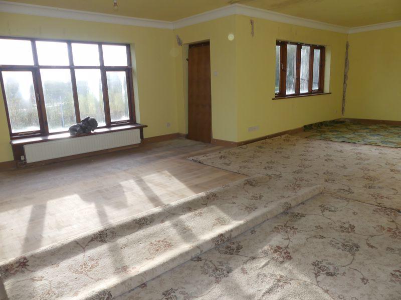 4 bedroom detached bungalow for sale in 15 Lake Side, Littleborough, OL15