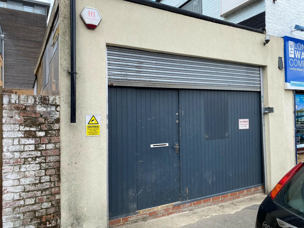 Main image of property: The Avenue, London, N11