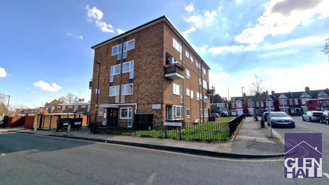 Main image of property: Bowes Road N11