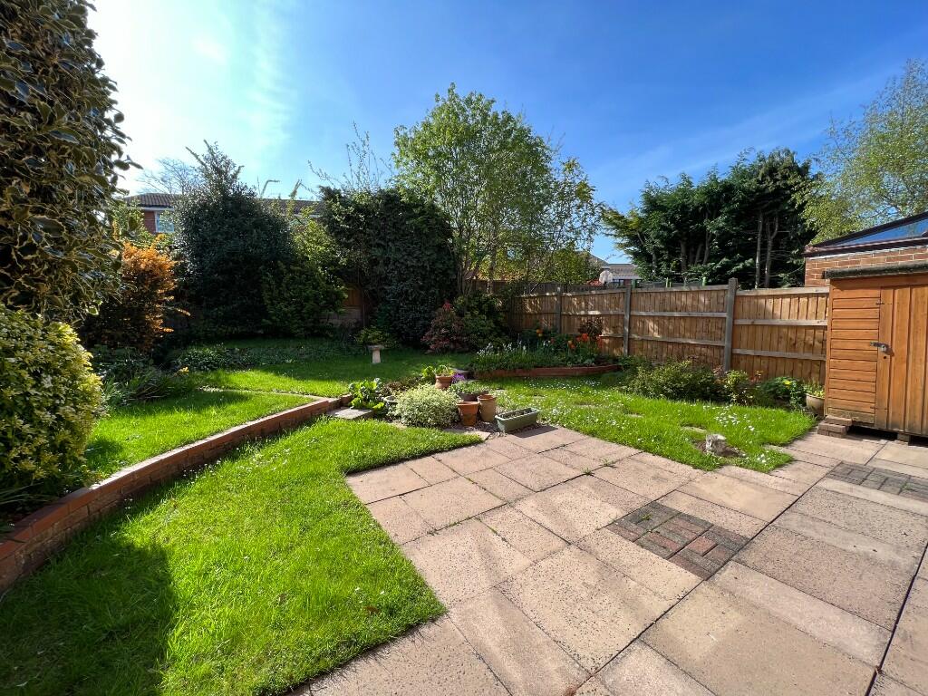 3 bedroom detached house for sale in St. Peters Close, Hall Green