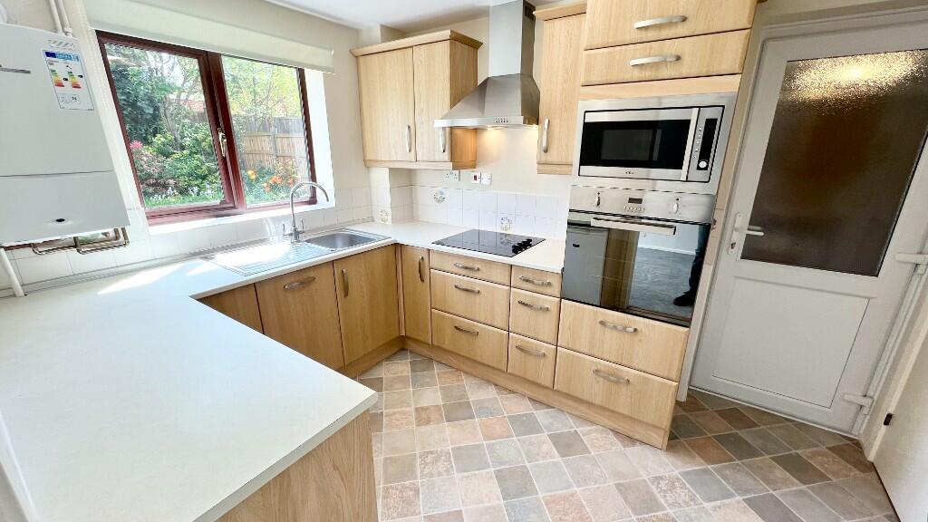 3 bedroom detached house for sale in St. Peters Close, Hall Green