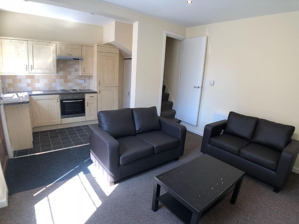 2 bedroom terraced house for rent in Thornville Avenue, Hyde Park, Leeds, LS6 1JS, LS6