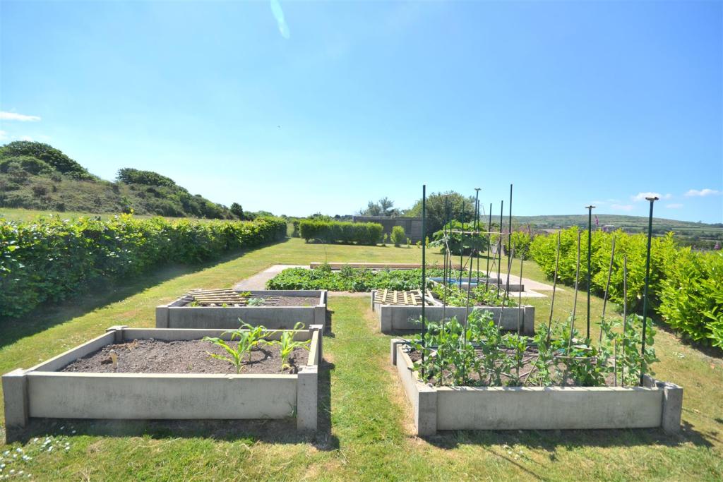 4 bedroom detached bungalow for sale in Breage, Helston, TR13