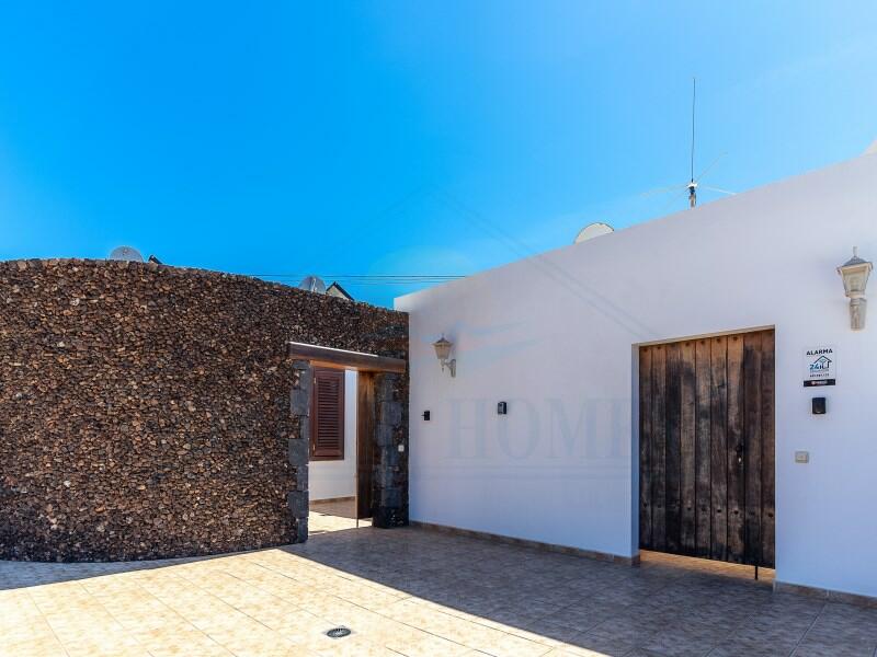 7 bedroom house for sale in Canary Islands, Lanzarote, Spain