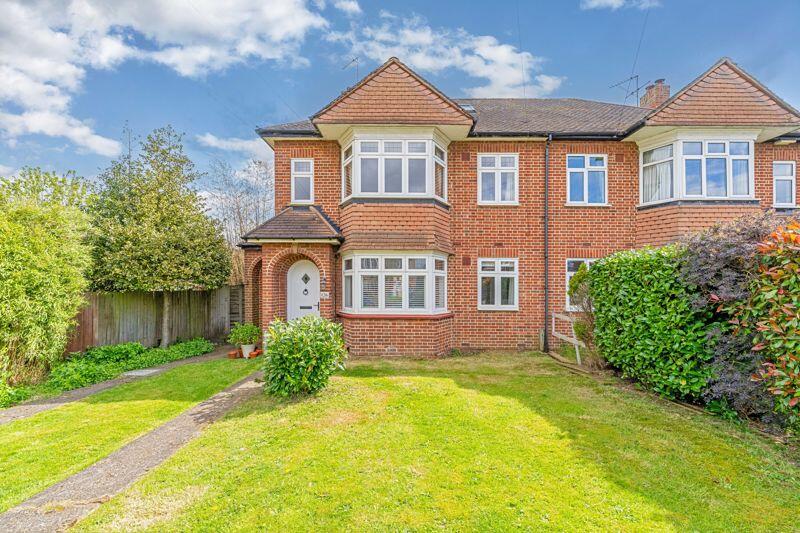 2 bedroom apartment for sale in Speer Road, Thames Ditton, KT7