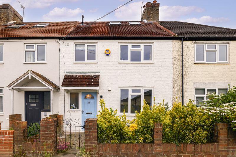 4 bedroom terraced house for sale in Windmill Lane, Surbiton, Long