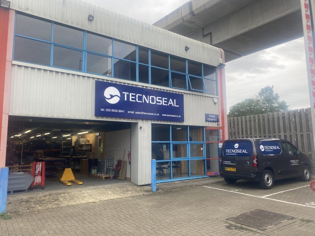 Main image of property: Unit 5 The Crosshouse Centre, Southampton, SO14 5GZ