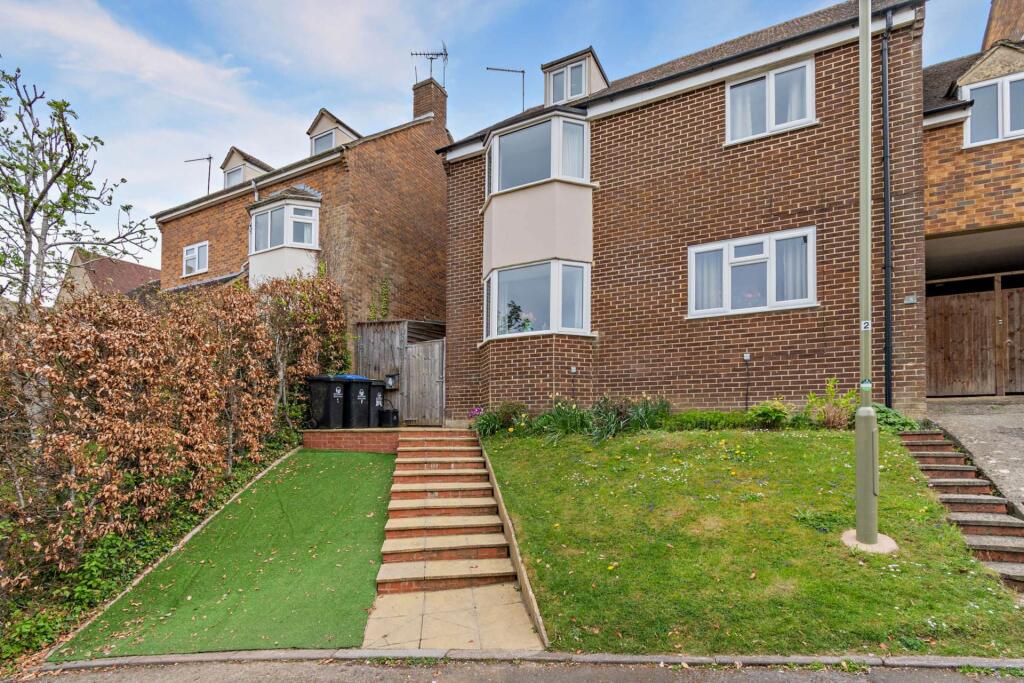 Main image of property: Pearce Drive, Chipping Norton