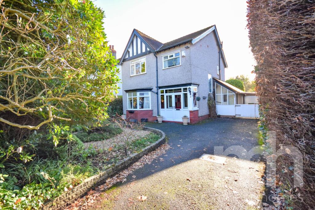 Main image of property: PARK AVENUE, Poynton, SK12 1QY