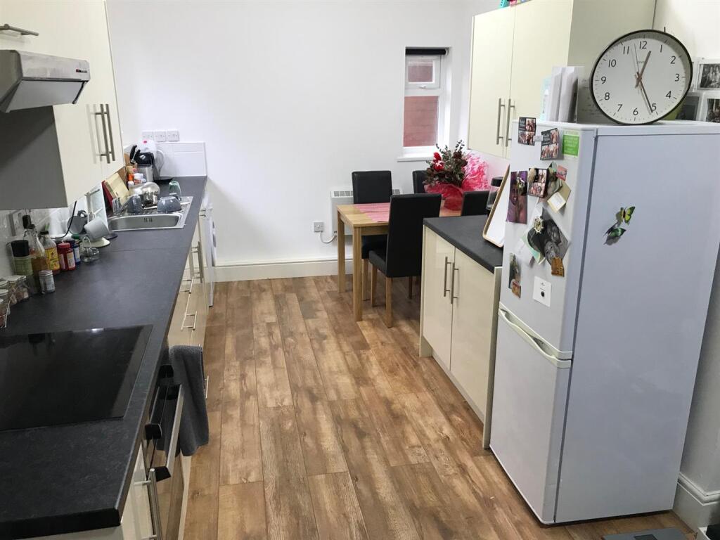 Additional property image - 1 bed flat, Coppice Road