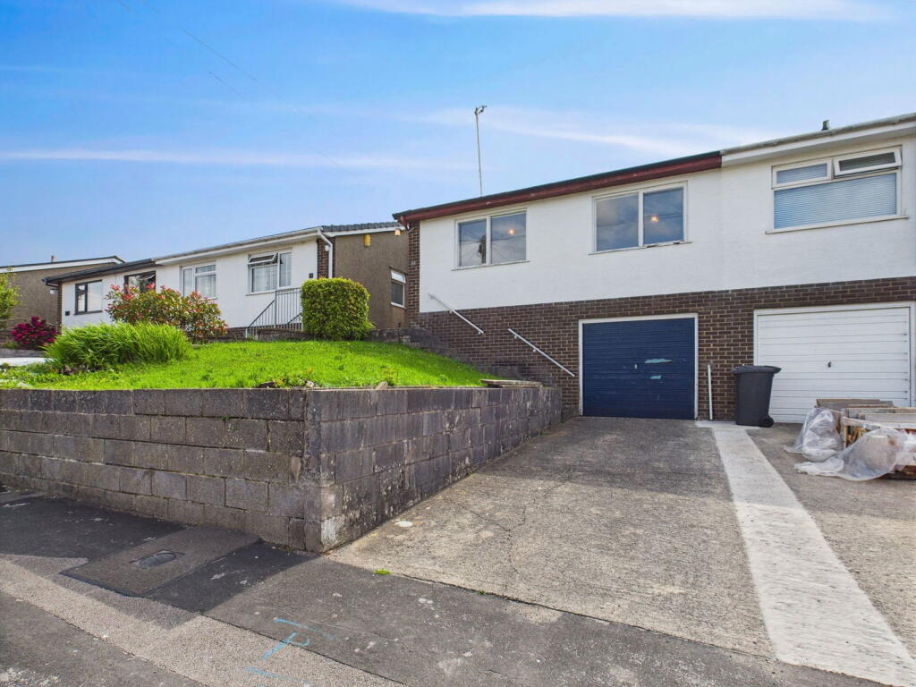 Main image of property: 95 Sunnybank Road, Bolton Le Sands, LA5 8HS