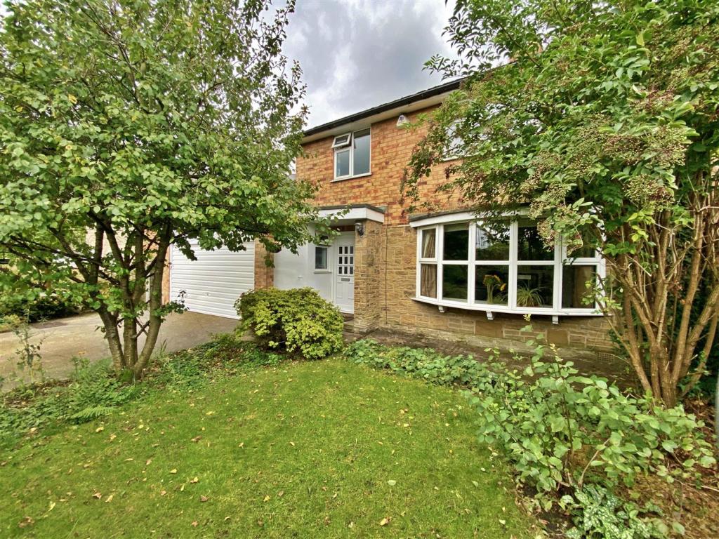 3 bedroom detached house for sale in Main Street, Menston, Ilkley, LS29