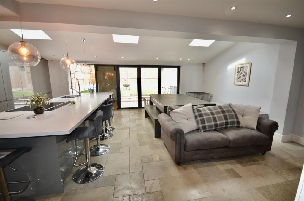 Main image of property: Carisbrooke Avenue, Watford