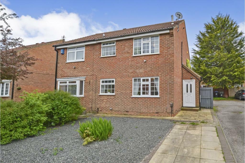 1 bedroom end of terrace house for sale in Cedarwood Glade, Stainton