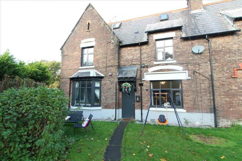 4 bedroom semidetached house for sale in Hewitts Lane, Knowsley