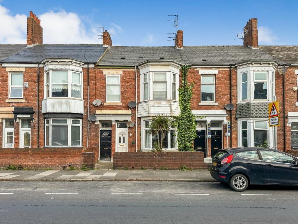 2 bedroom flat for sale in Stanhope Road, South Shields, NE33