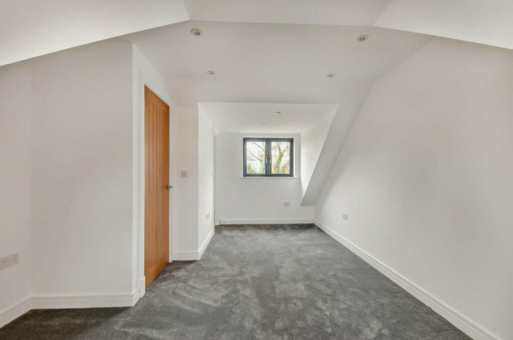 Additional property image - Tivoli Park Gardens, Margate, CT9