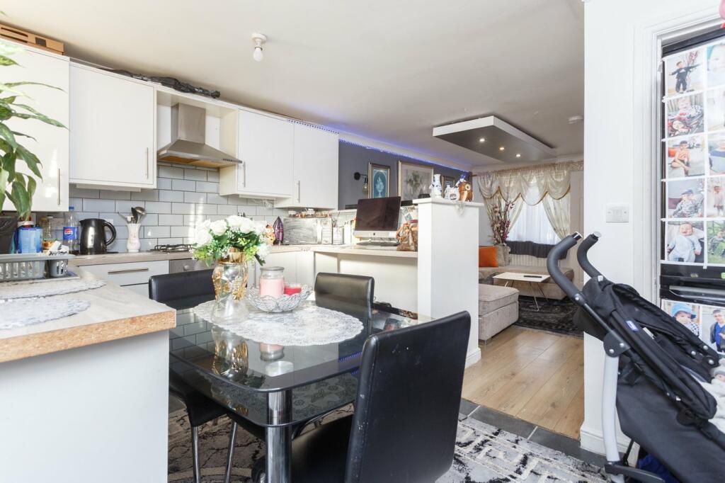 Additional property image - Holme Bank Close, Bradford, BD4