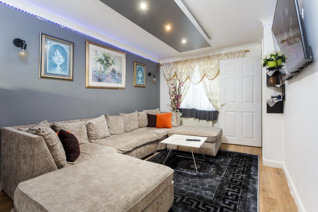 Additional property image - Holme Bank Close, Bradford, BD4