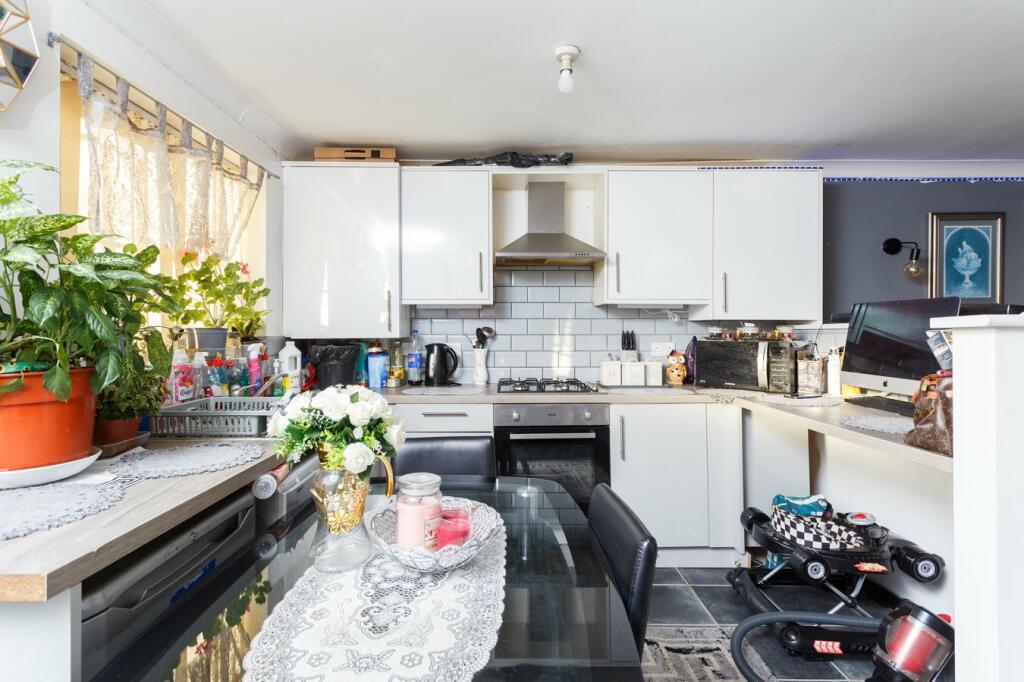 Additional property image - Holme Bank Close, Bradford, BD4