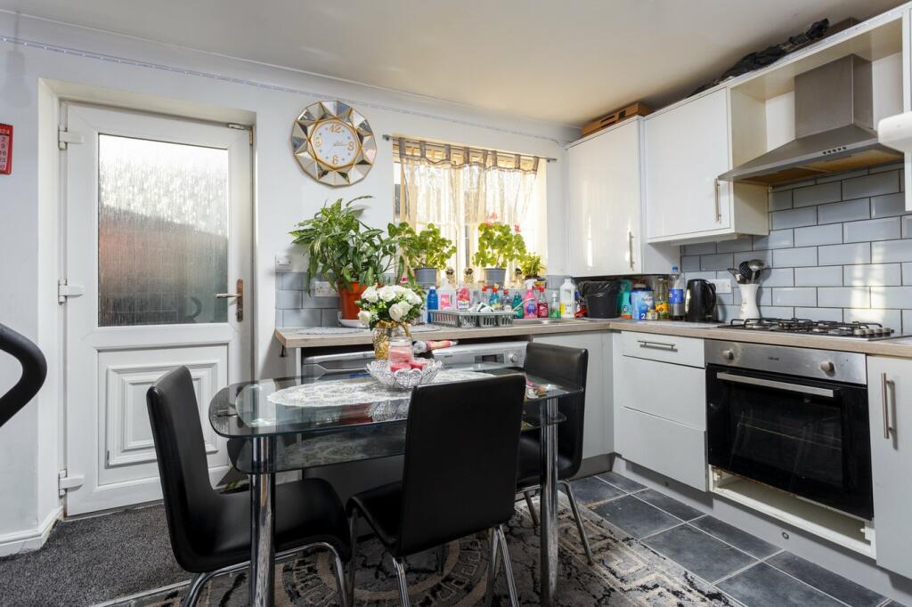 Additional property image - Holme Bank Close, Bradford, BD4