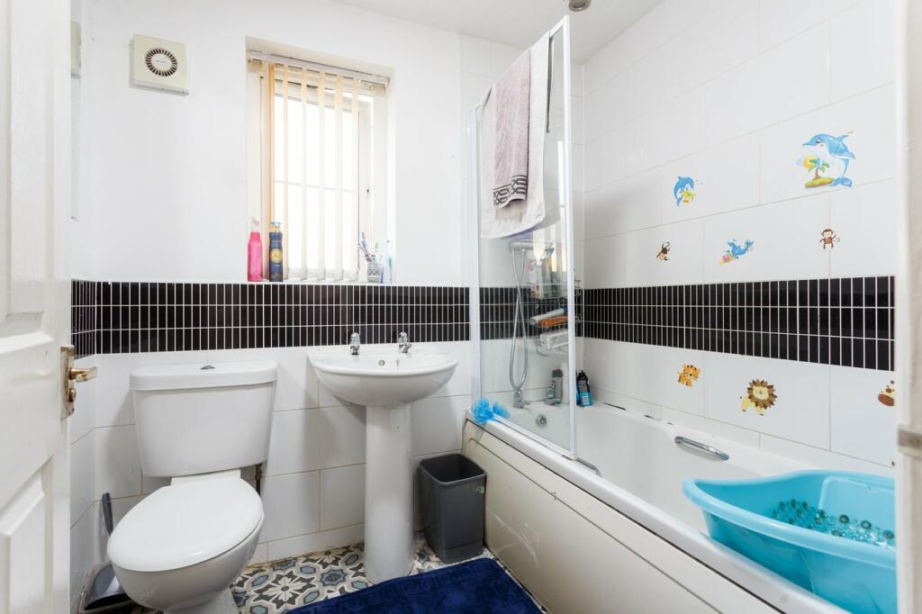 Additional property image - Holme Bank Close, Bradford, BD4