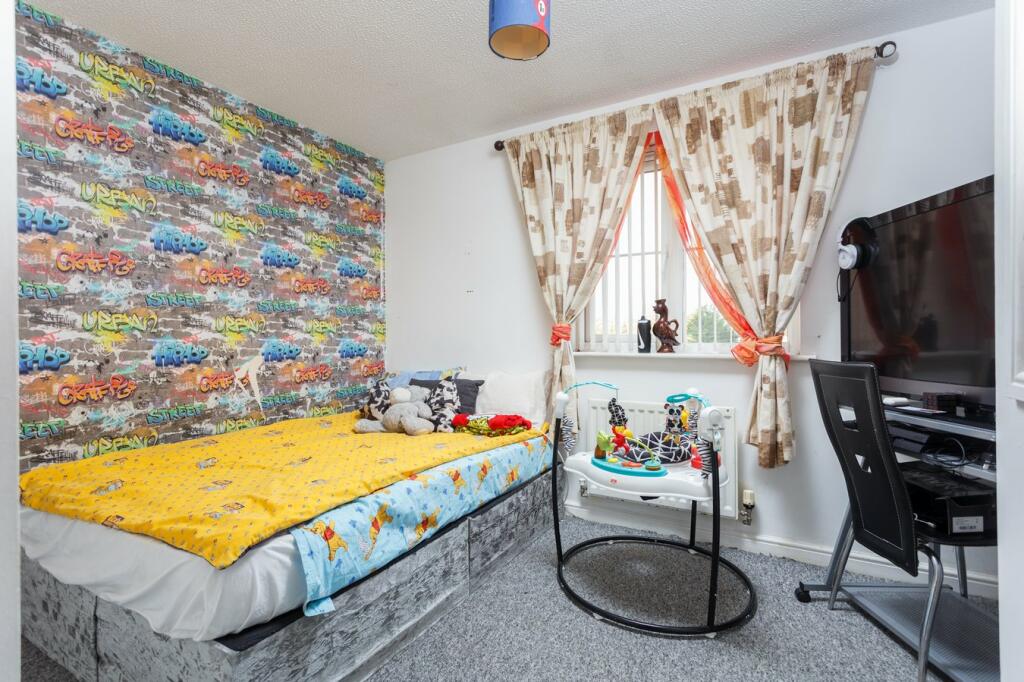 Additional property image - Holme Bank Close, Bradford, BD4