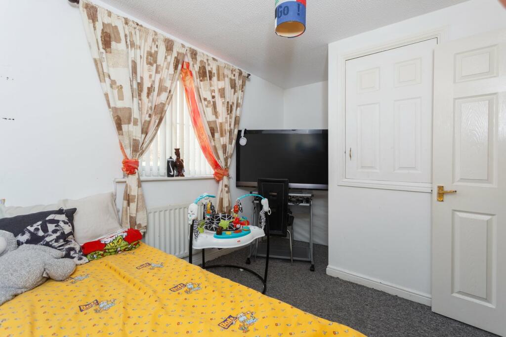 Additional property image - Holme Bank Close, Bradford, BD4