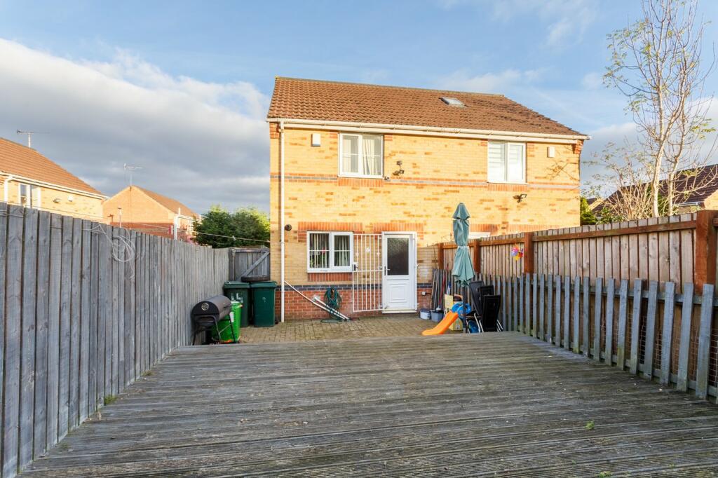 Additional property image - Holme Bank Close, Bradford, BD4