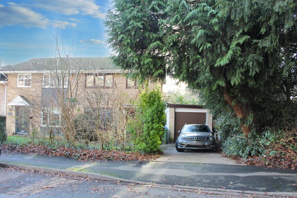 Main image of property: Dunvegan Drive, Southampton, SO16