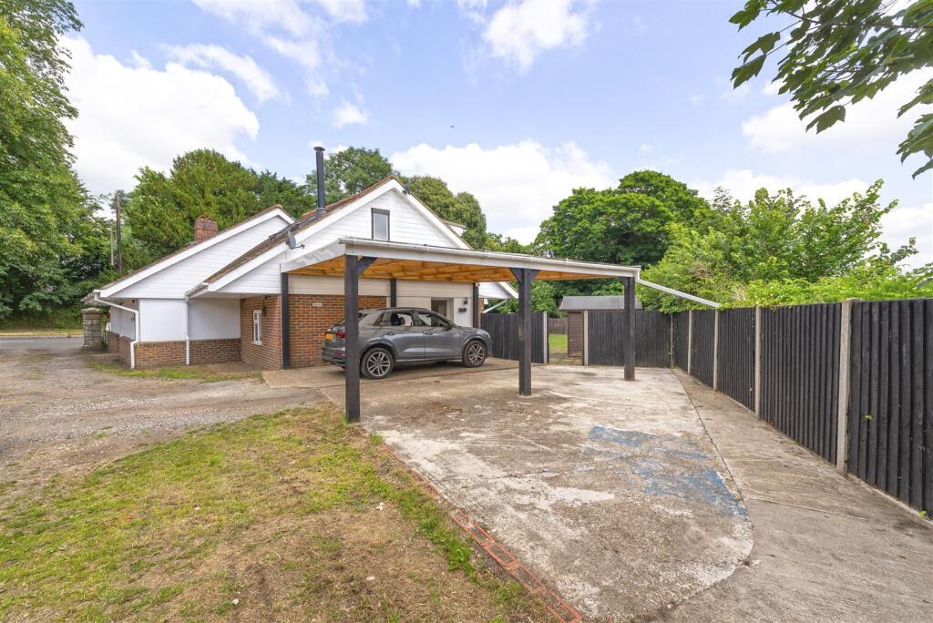 Main image of property: London Road, Leybourne, West Malling, ME19
