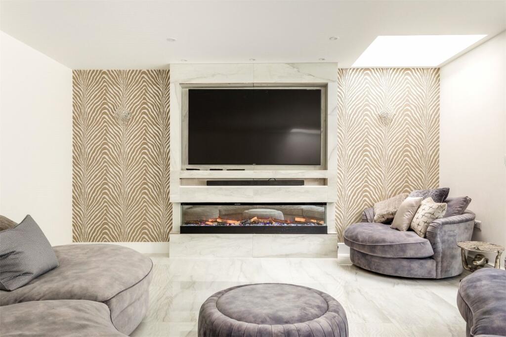 Additional property image - Eastwick Close, Brighton, BN1