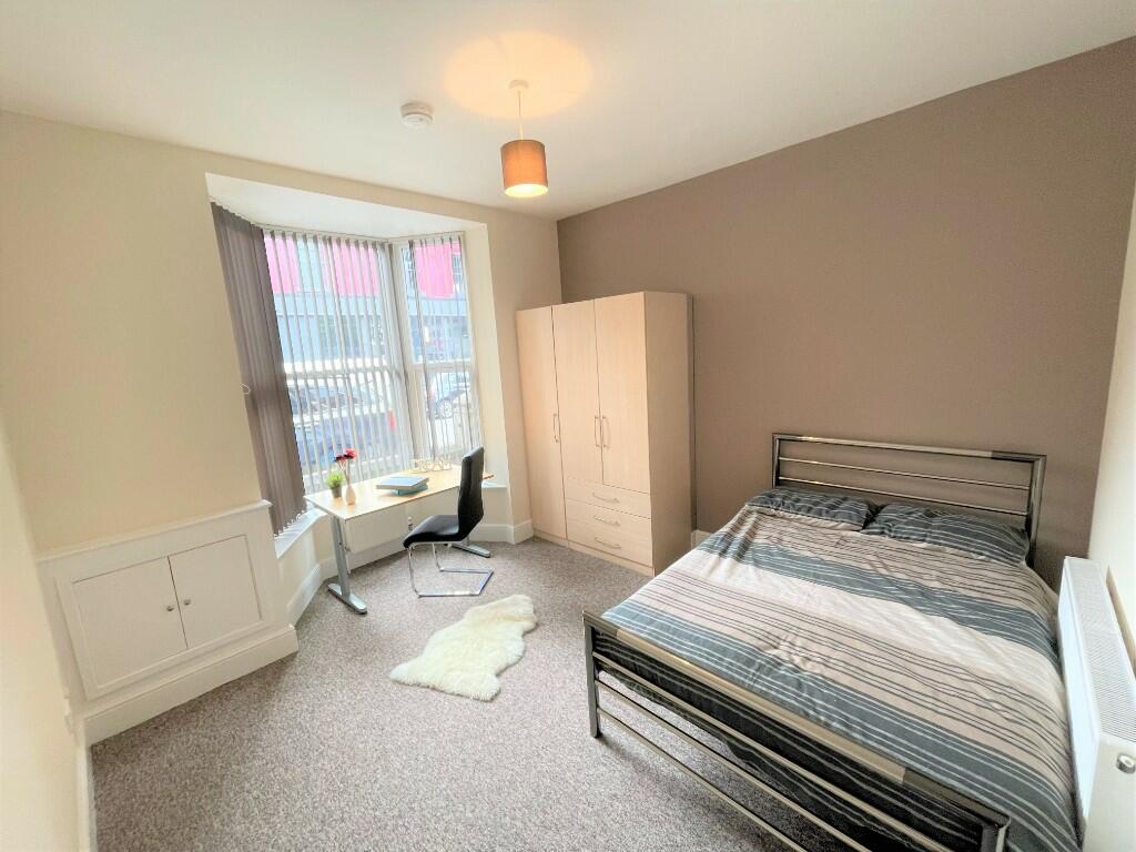 Main image of property: 1 Cemetery Avenue -1 BED STUDENT APARTMENT S11