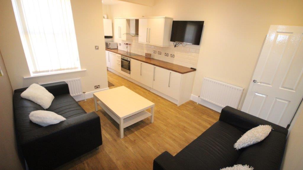 Main image of property: 17 Denham Road - STUDENT HOUSE