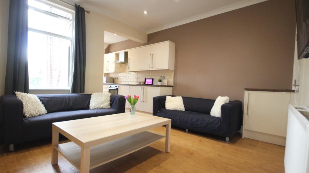 Main image of property: 32 Hunter House Road - STUDENT HOUSE