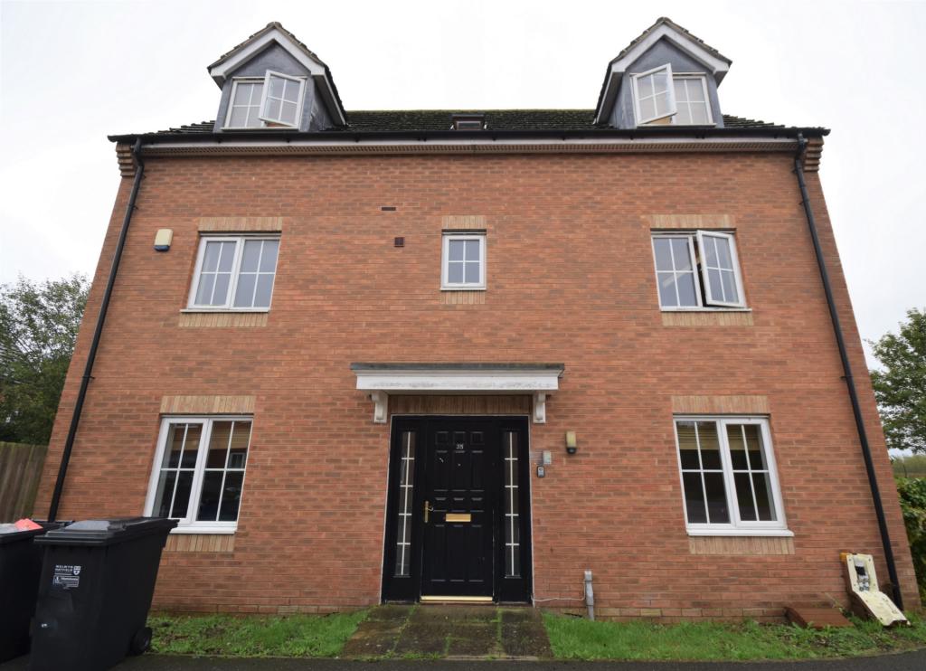 6 bedroom detached house for rent in Walker Grove, Hatfield, AL10