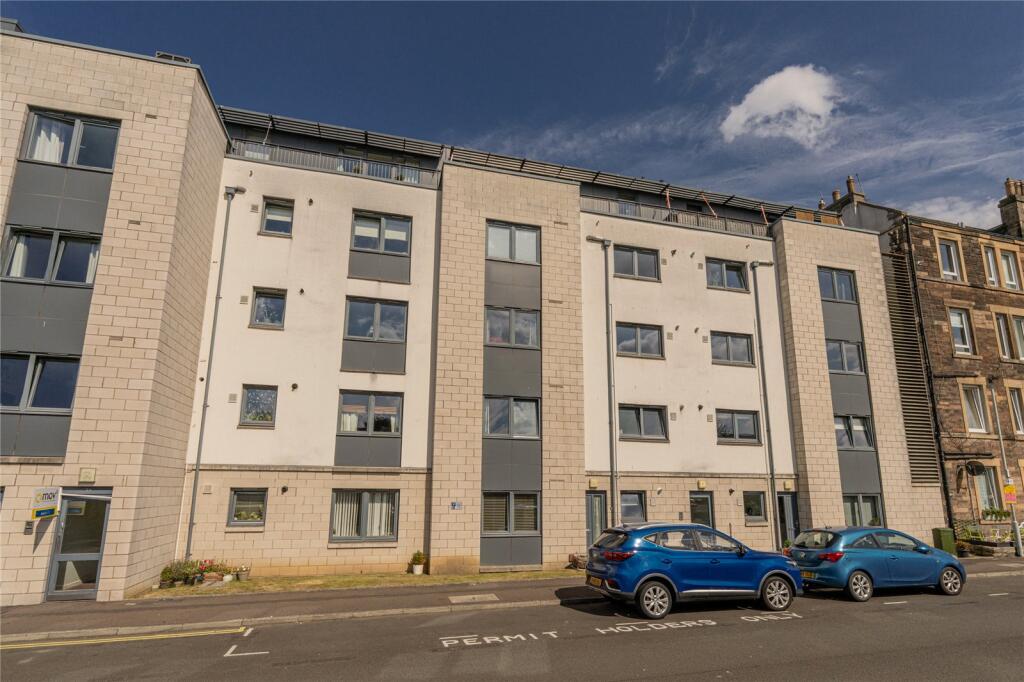 Main image of property: 32/1 Moat Terrace, Edinburgh, EH14