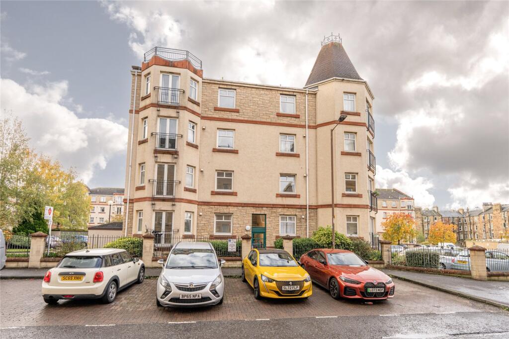 Main image of property: 30/7 Sinclair Place, Edinburgh, EH11