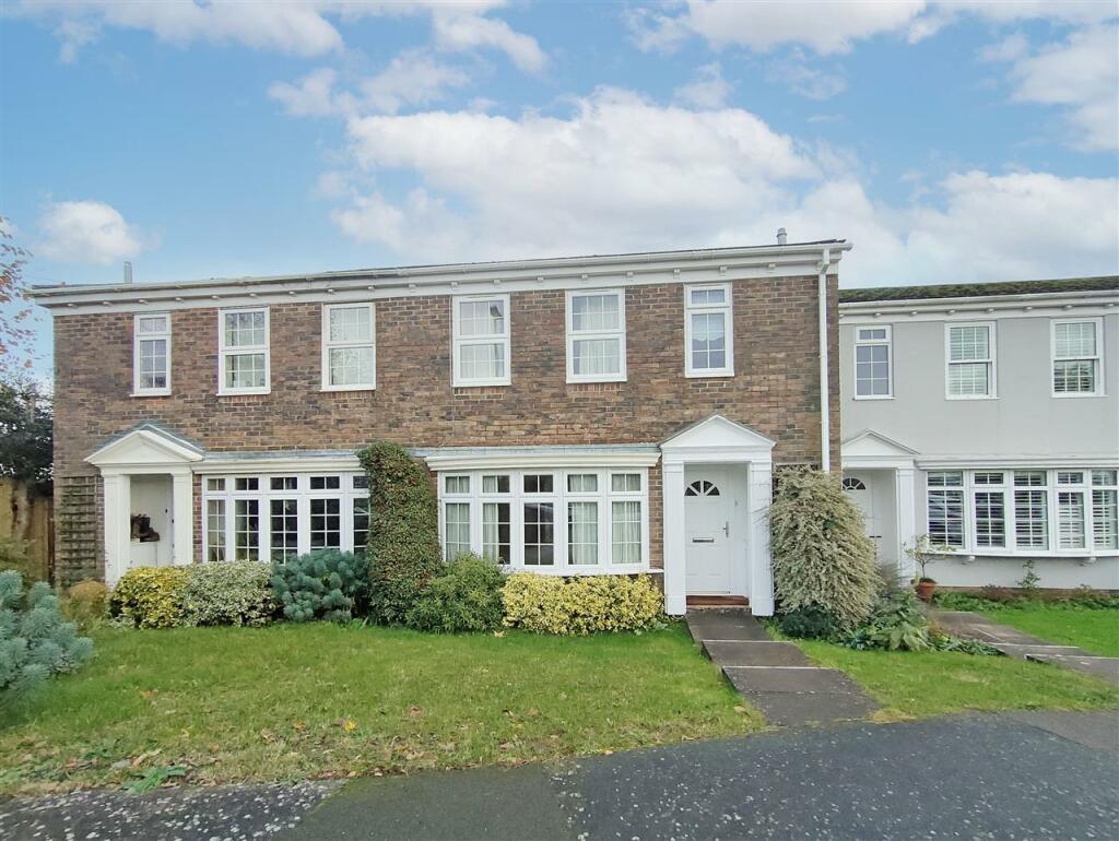 3 bedroom terraced house for sale in Heathfield Green, Midhurst, West Sussex, GU29