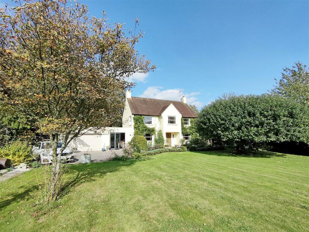 4 bedroom detached house for sale in Garth House, Bell Lane, Midhurst