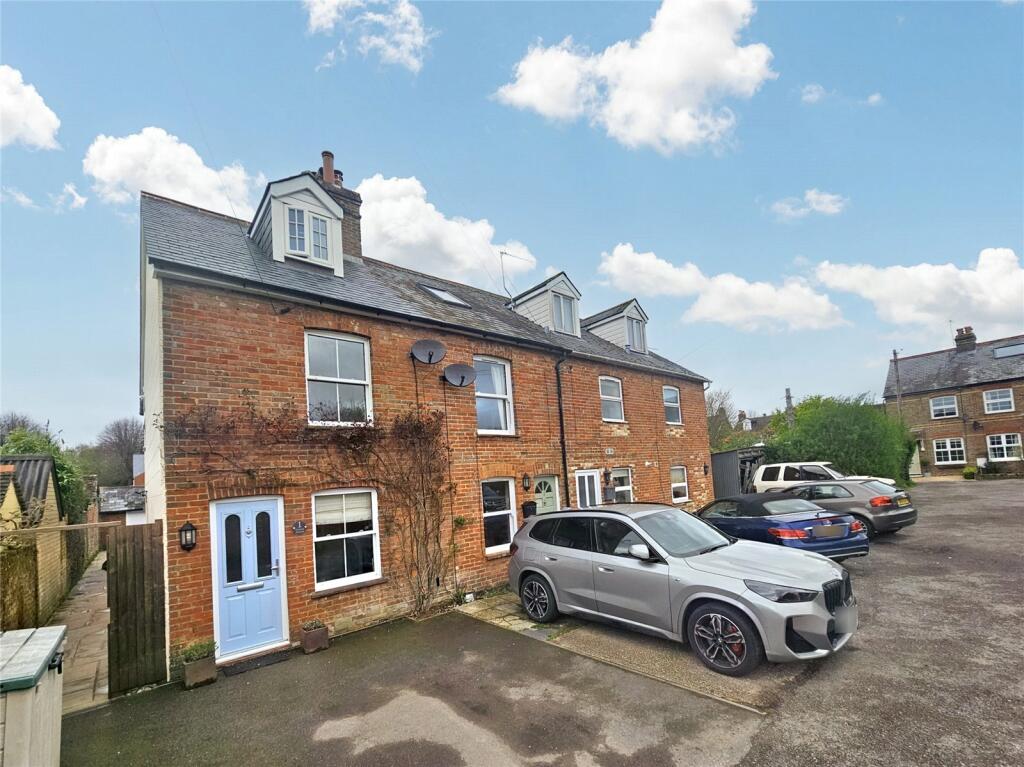 3 bedroom end of terrace house for sale in Victoria Avenue, Easebourne