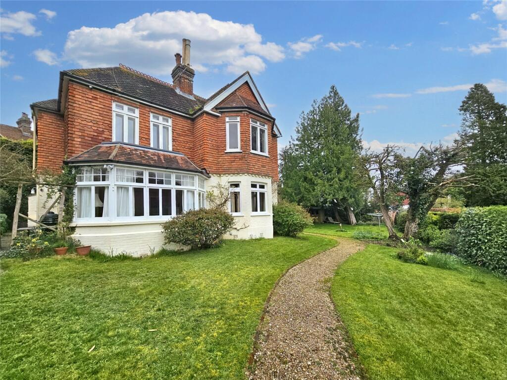 4 bedroom detached house for sale in Carron Lane, Midhurst, West Sussex, GU29