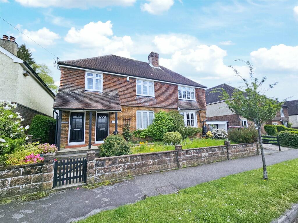 2 bedroom apartment for sale in Brackens, New Road, Midhurst, West